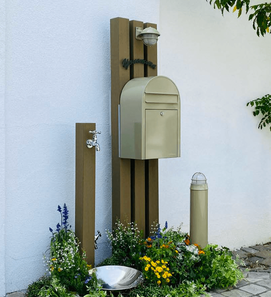 セキスイデザインワークスの「ファンクションポール」