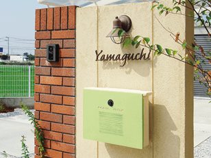 ディーズガーデンの「鍵付きポスト クレア【2024年版】」