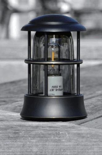 セキスイデザインワークスの「ガーデンライト ブラックシリーズ デッキライト」