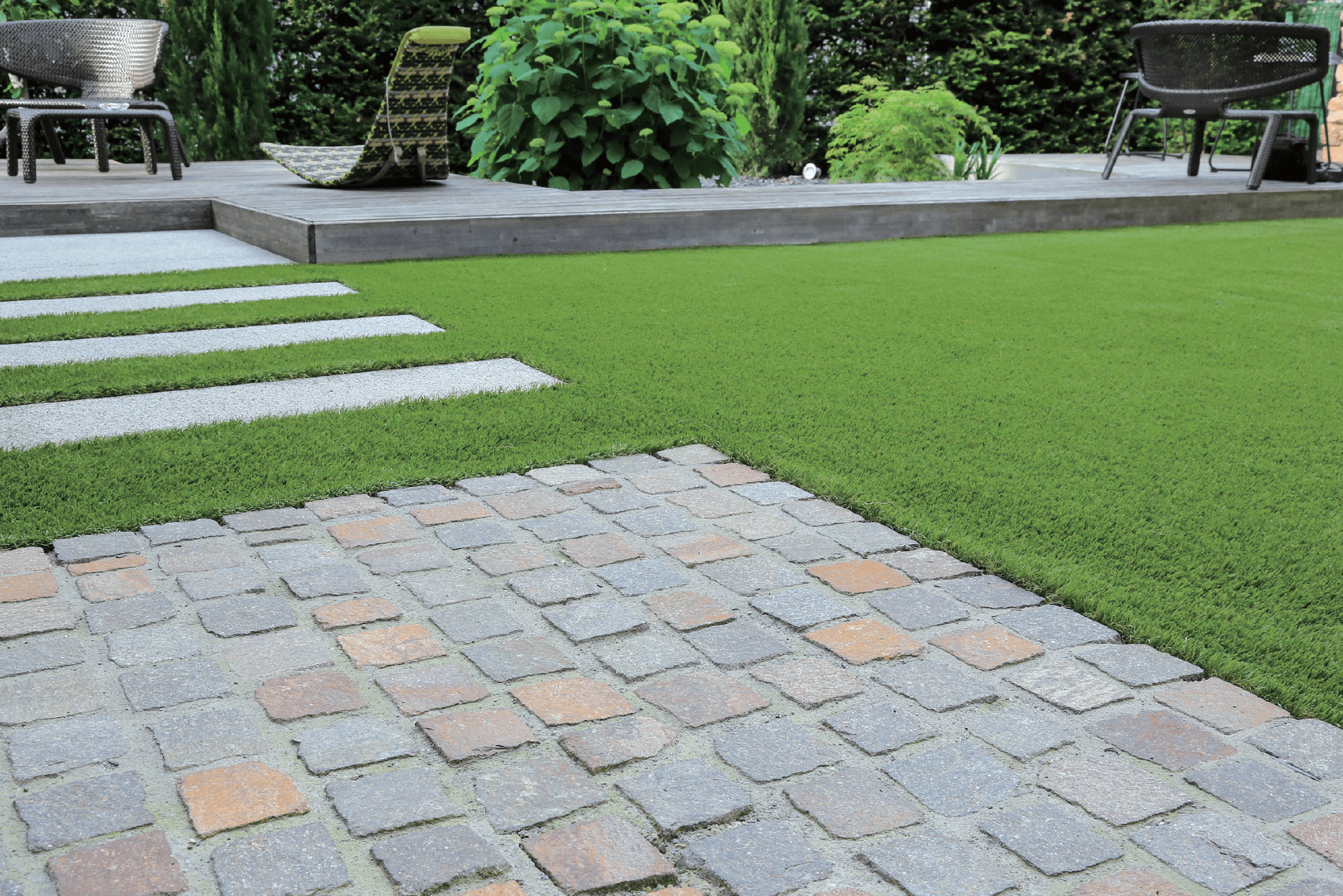 ギャザーの「国産人工芝 極美ターフ 起立タイプ」