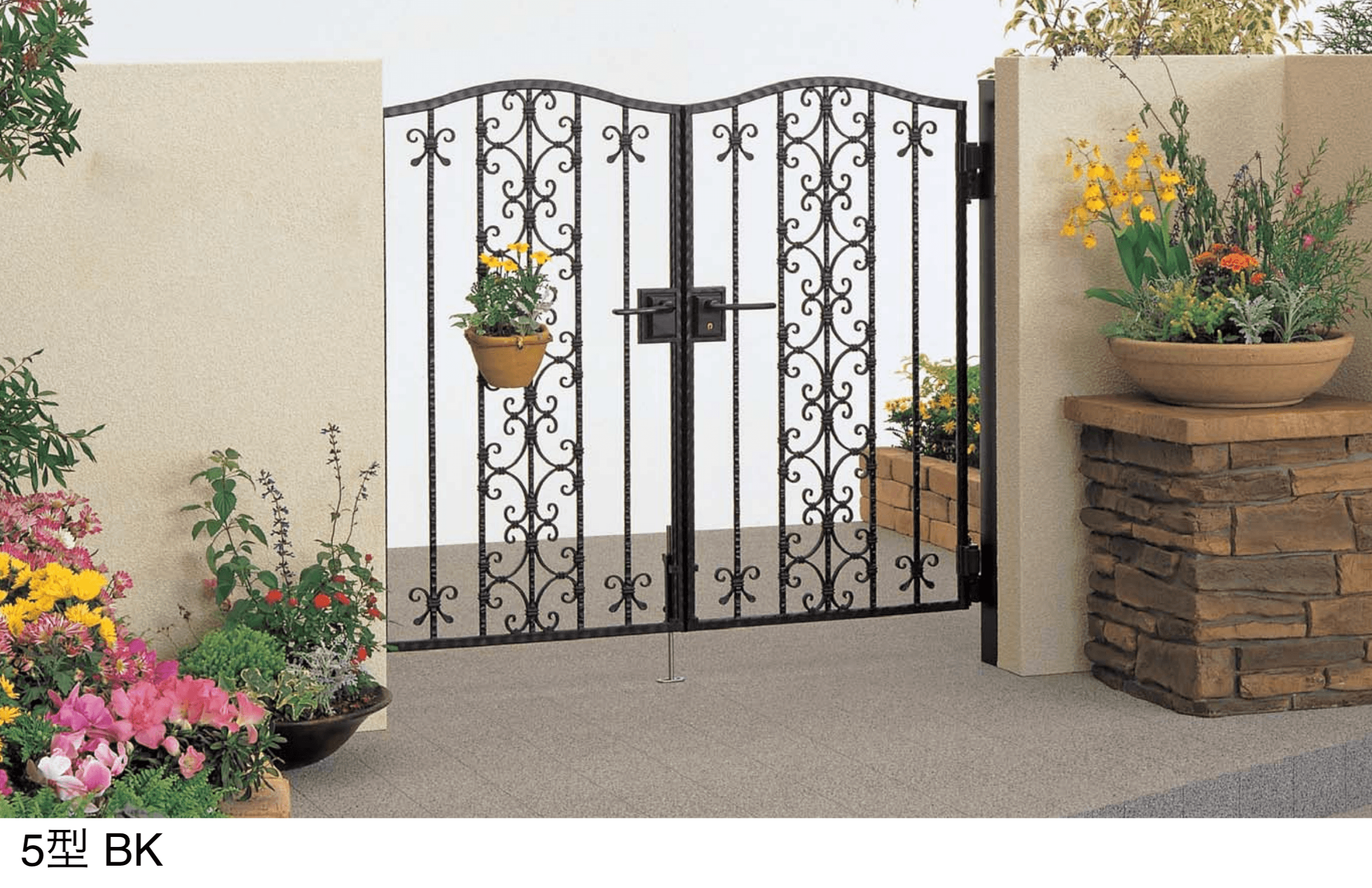 四国化成の「ブルーム門扉 5型」