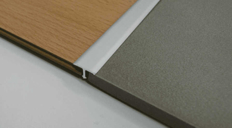 リビエラの「Tカバーアルミ」