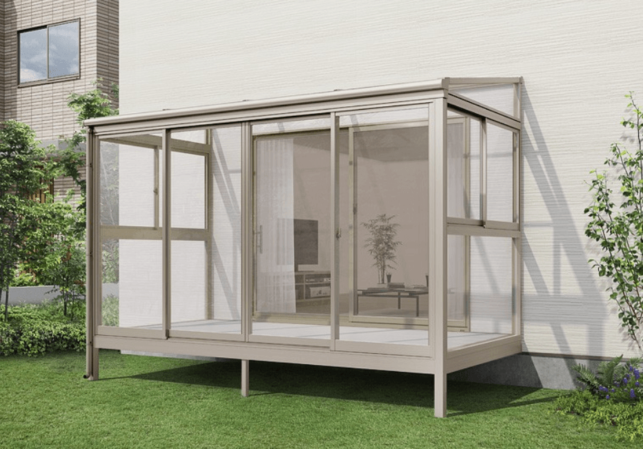 LIXILの「サニージュ R型 床納まり(ランマ付き)関東間」