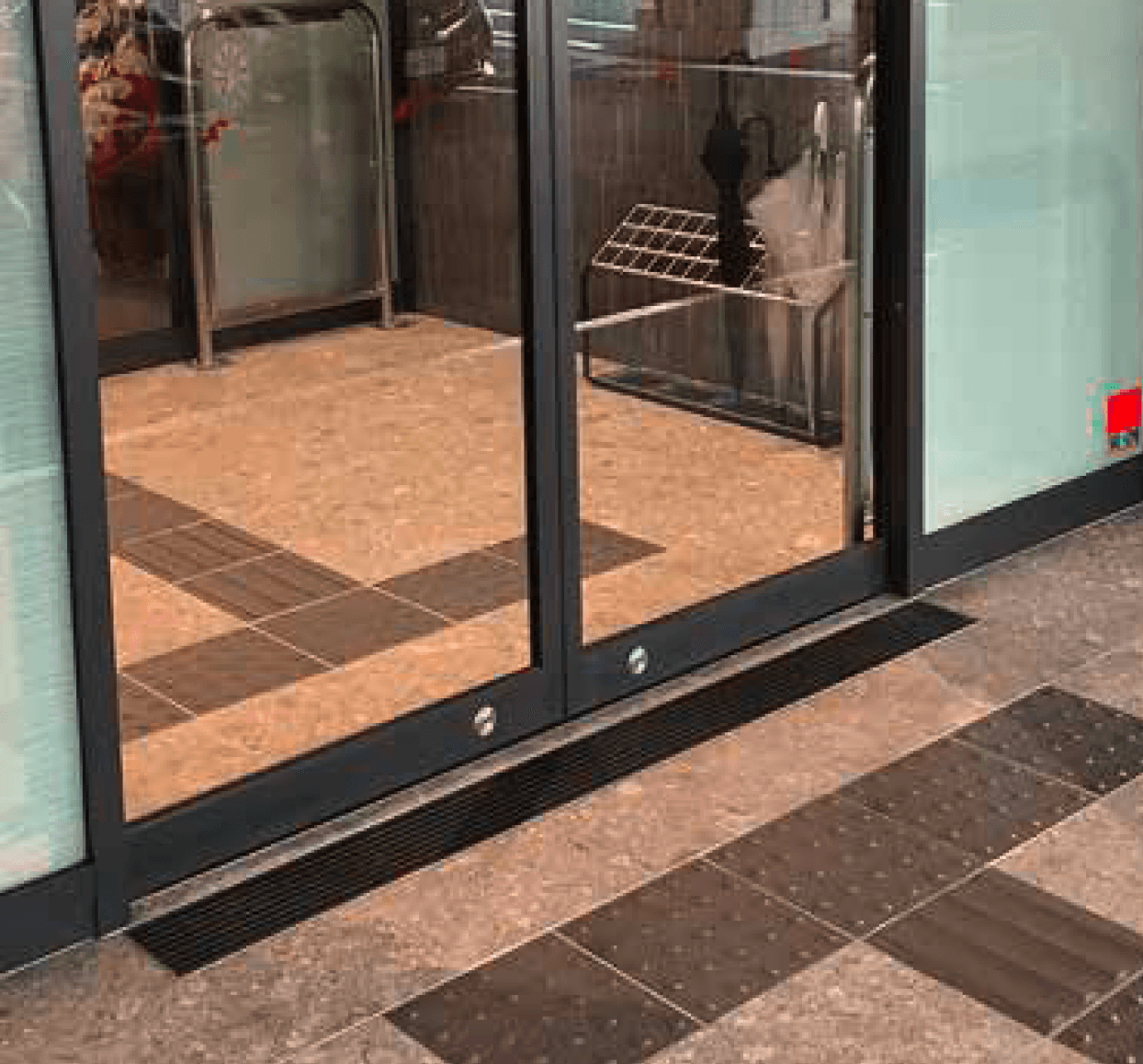 ゆとりの「屋内外兼用ノンスリップ樹脂グレーチング フォルテ」