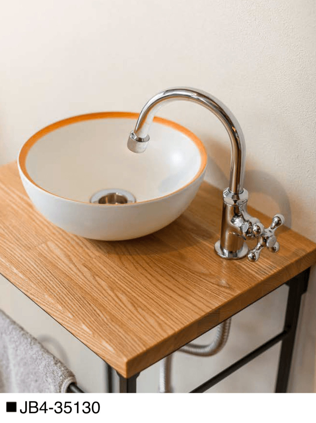 オンリーワンクラブの「泡沫立形スワン水栓」