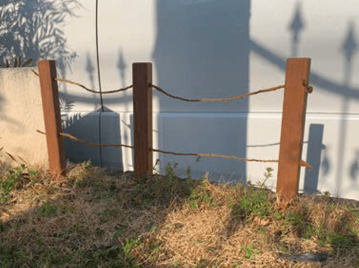 オンリーワンクラブの「ウリン製ロープフェンス杭/ウリン製杭」