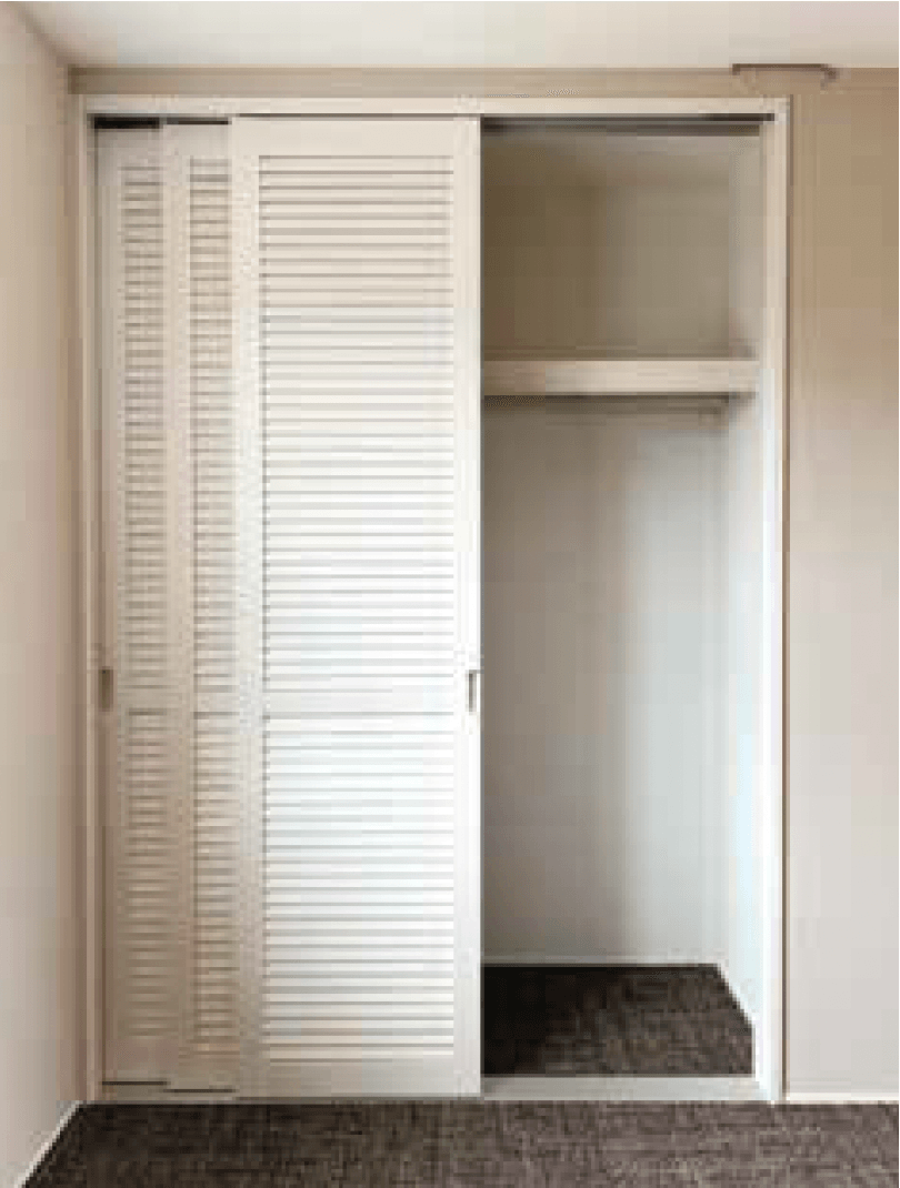 Bullsの「KIRI SUNOKO <中段・枕棚>」