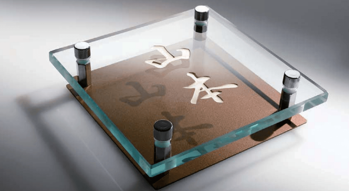 LIXILの「ガラスサインプレート付きタイプ」