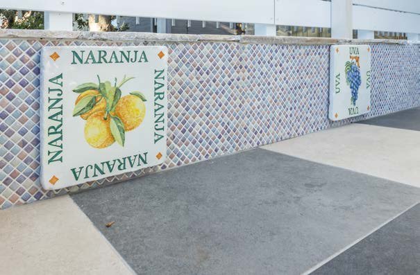 オンリーワンクラブの「スペイン壁面化粧タイル」