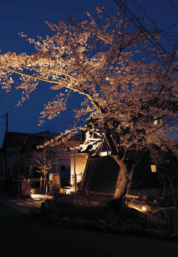 LIXILの「スパイクスポットライト LGQ-12型」