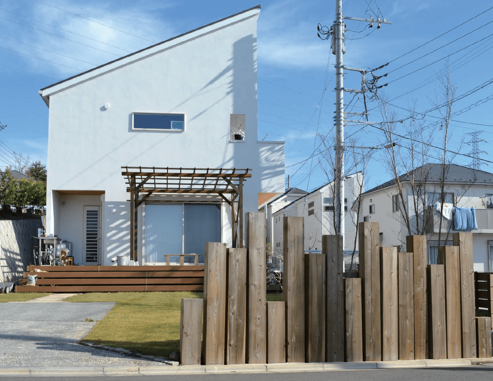 エスビックの「エクステリア・エコウッド」