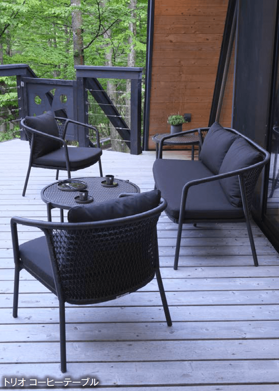 エクシスランドの「ケイ・ラウコード トリオ テーブル」