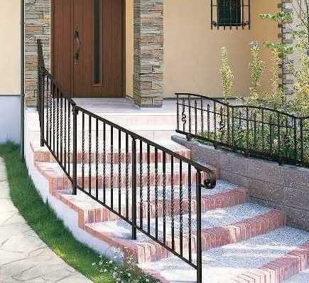 YKK APの「シャローネ 歩行補助手すり1型【2023年版】」