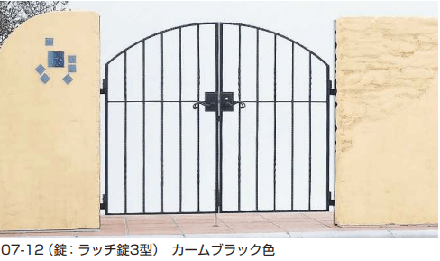 YKK APの「トラディシオン 門扉6型 【2022年版】」