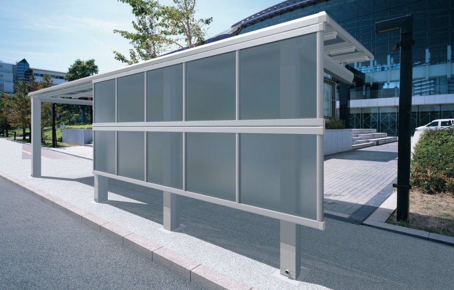 三協アルミの「通路シェルター用 側面パネル レイロード 一本柱タイプ(偏芯柱) 【2022年版】」