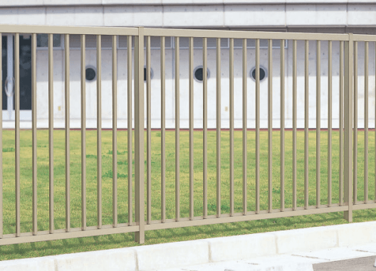 三協アルミの「フレラインN1型 笠木タイプ 間仕切り支柱タイプ 【2022年版】」