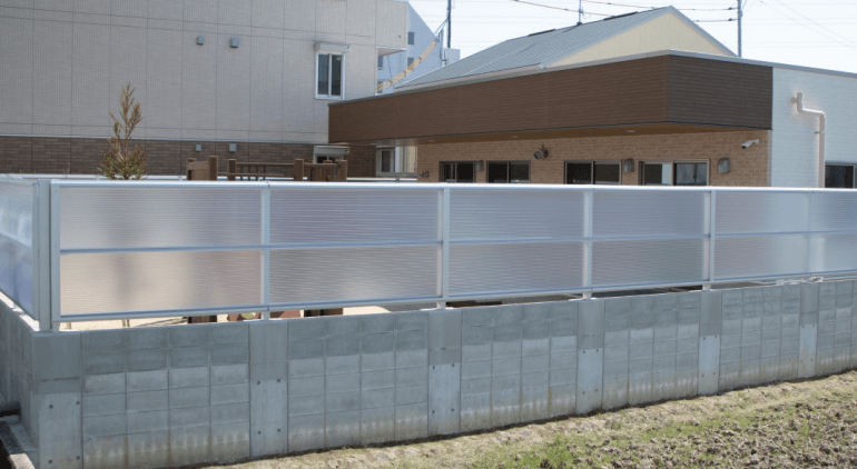 三協アルミの「採光フェンスMY型 採光タイプ 【2022年版】」