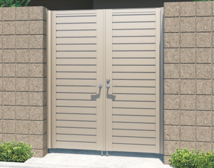 三協アルミの「レジリアハイタイプYM型(HM型:レバーハンドル錠)【2022年版】」