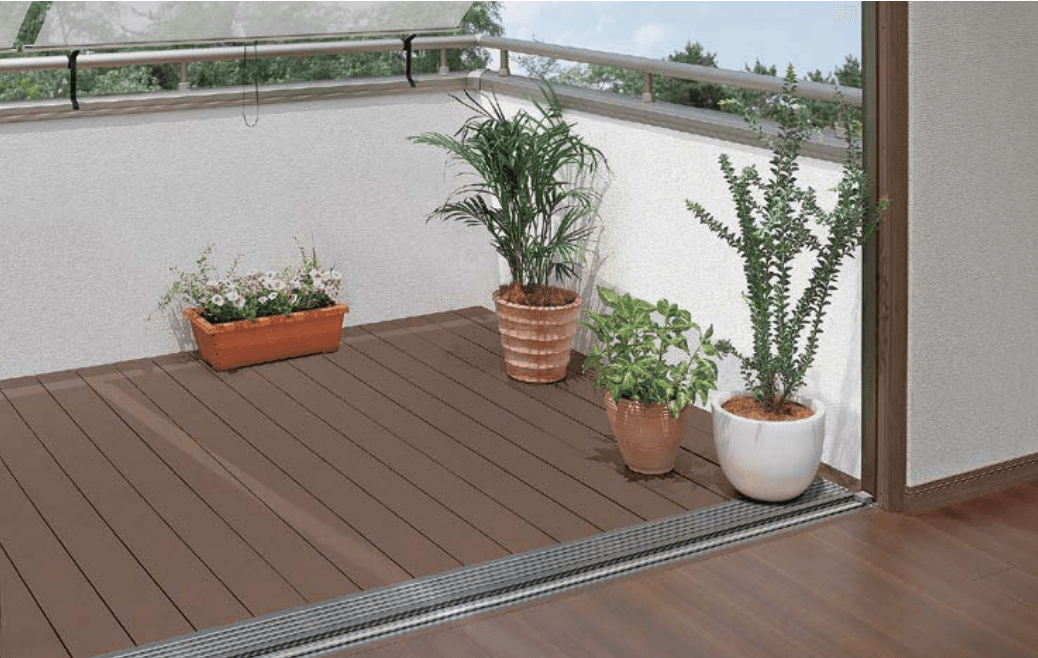 LIXILの「レストステージ ベランダ仕様【2022年版】」