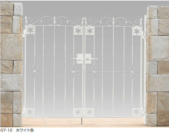 YKK APの「トラディシオン 門扉3型 【2022年版】」