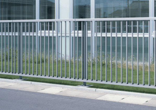 三協アルミの「フレラインN2型 笠木タイプ フリー支柱タイプ 【2022年版】」