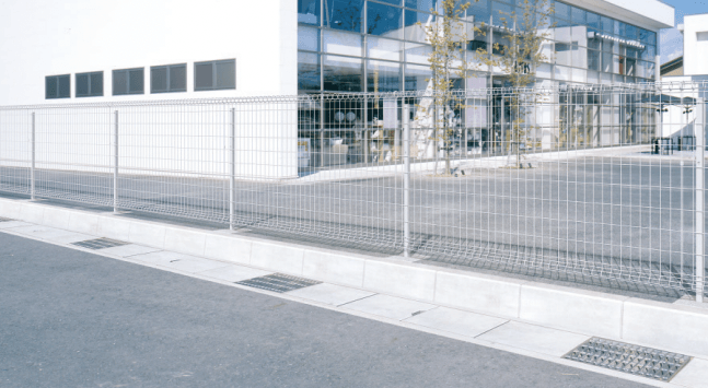 三協アルミの「ユメッシュR型フェンス フリー支柱タイプ 【2022年版】」