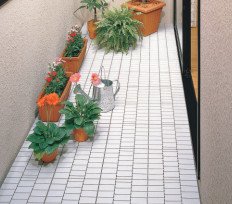 三協アルミの「床化粧材(プラスチック) 【2022年版】」