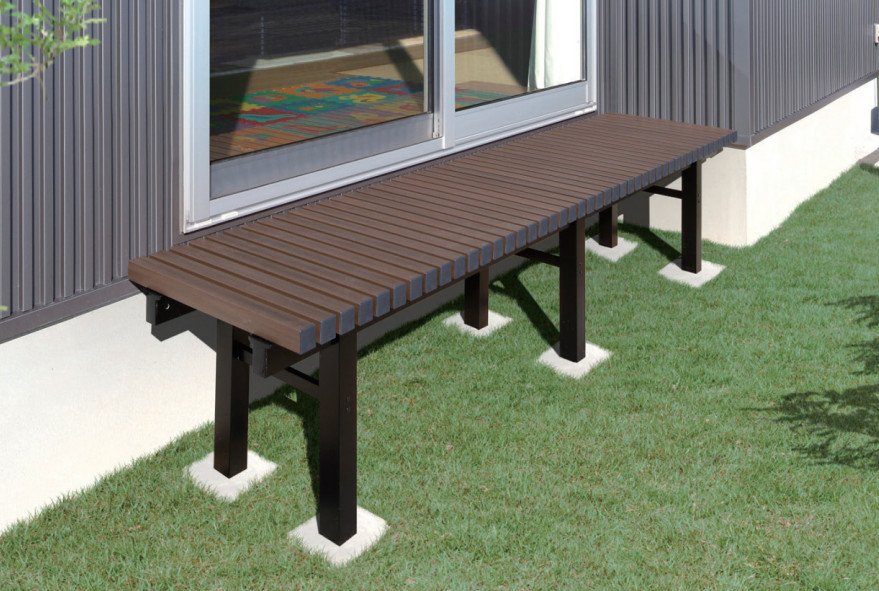 三協アルミの「濡縁 木粉入り樹脂タイプ 【2022年版】」