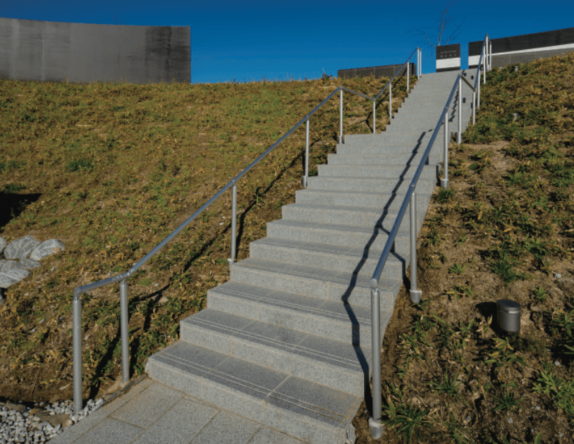 三協アルミの「テスリーフ 独立タイプ トップレール納まり/一段仕様 【2022年版】」