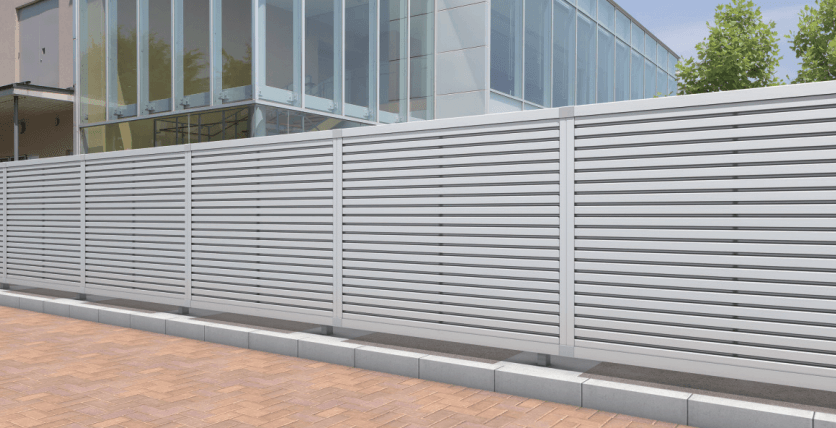 三協アルミの「フレランドN1型 横ルーバータイプ フリー支柱タイプ 【2022年版】」