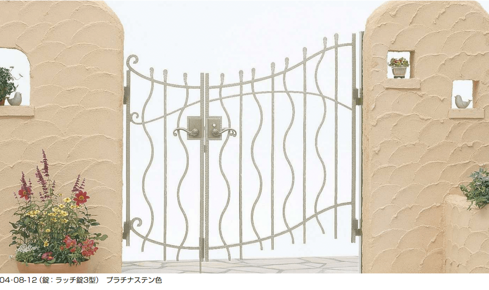 YKK APの「トラディシオン 門扉8型【2024年版】」