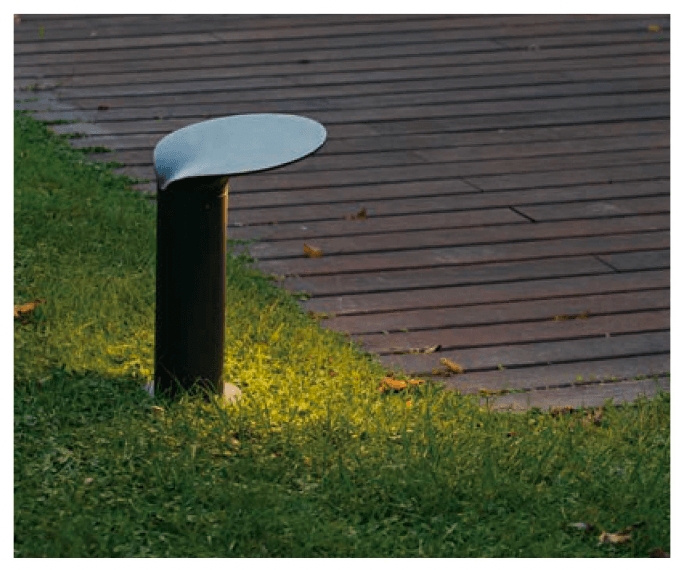 セキスイデザインワークスの「ガーデンライト ファロ バルセロナ ロータス」