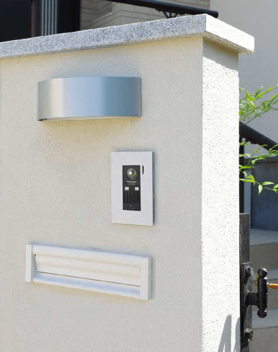 オンリーワンクラブの「埋め込み型インターホンカバー【2024年版】」