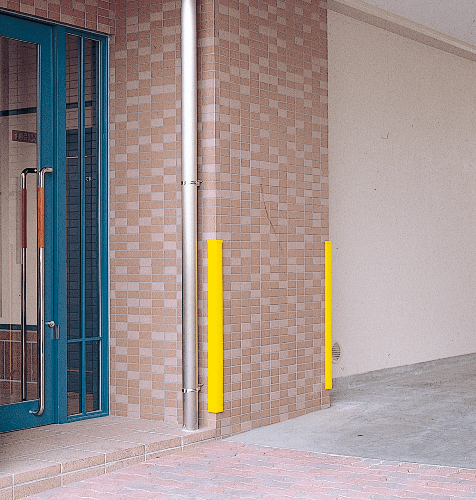 メイクランドの「コーナーガード」