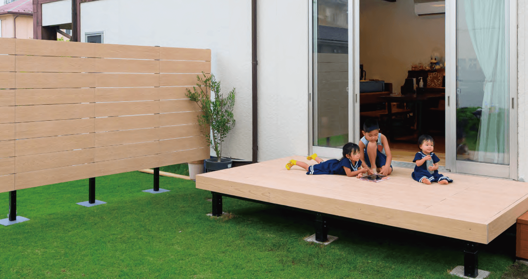 MINOの「彩木ガーデンデッキ DG」